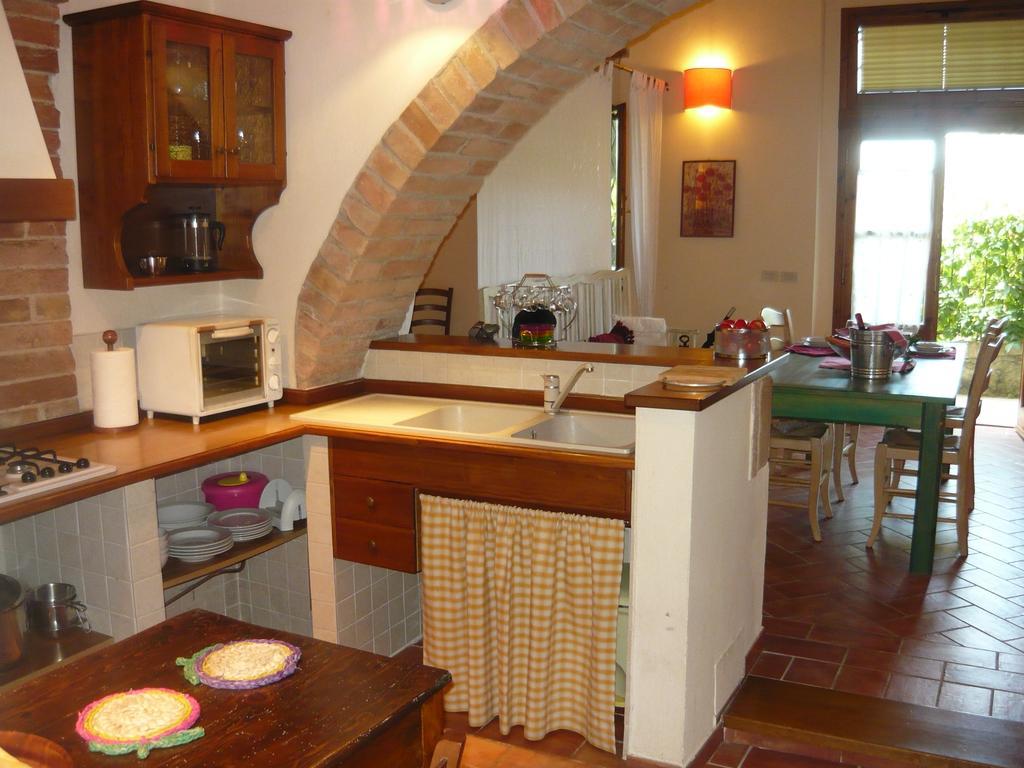 Podere Oliveta ปอจจิบองซี ภายนอก รูปภาพ
